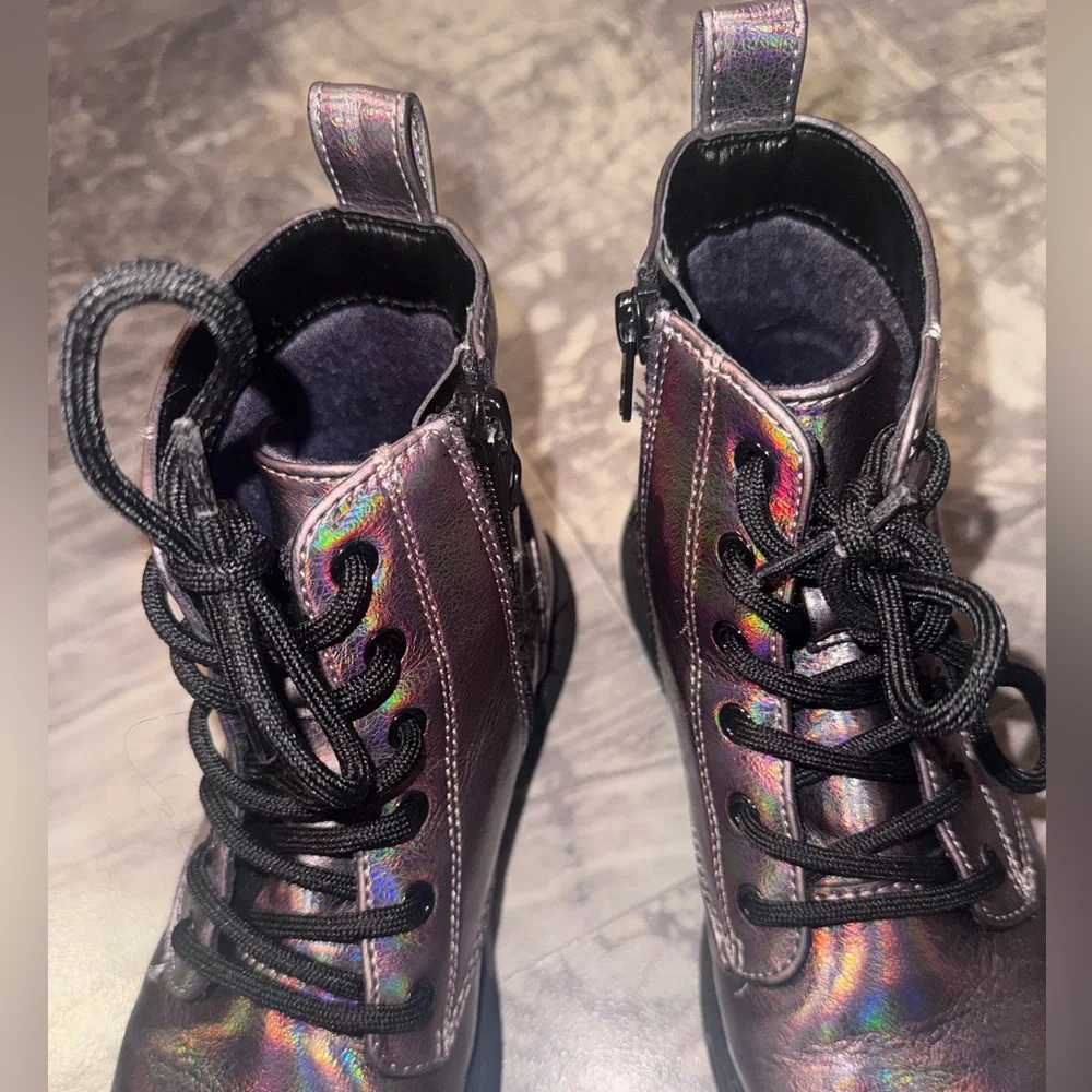 Art Class Zoe Girls Iridescent Metallic Combat Boots Lace Up Size 2